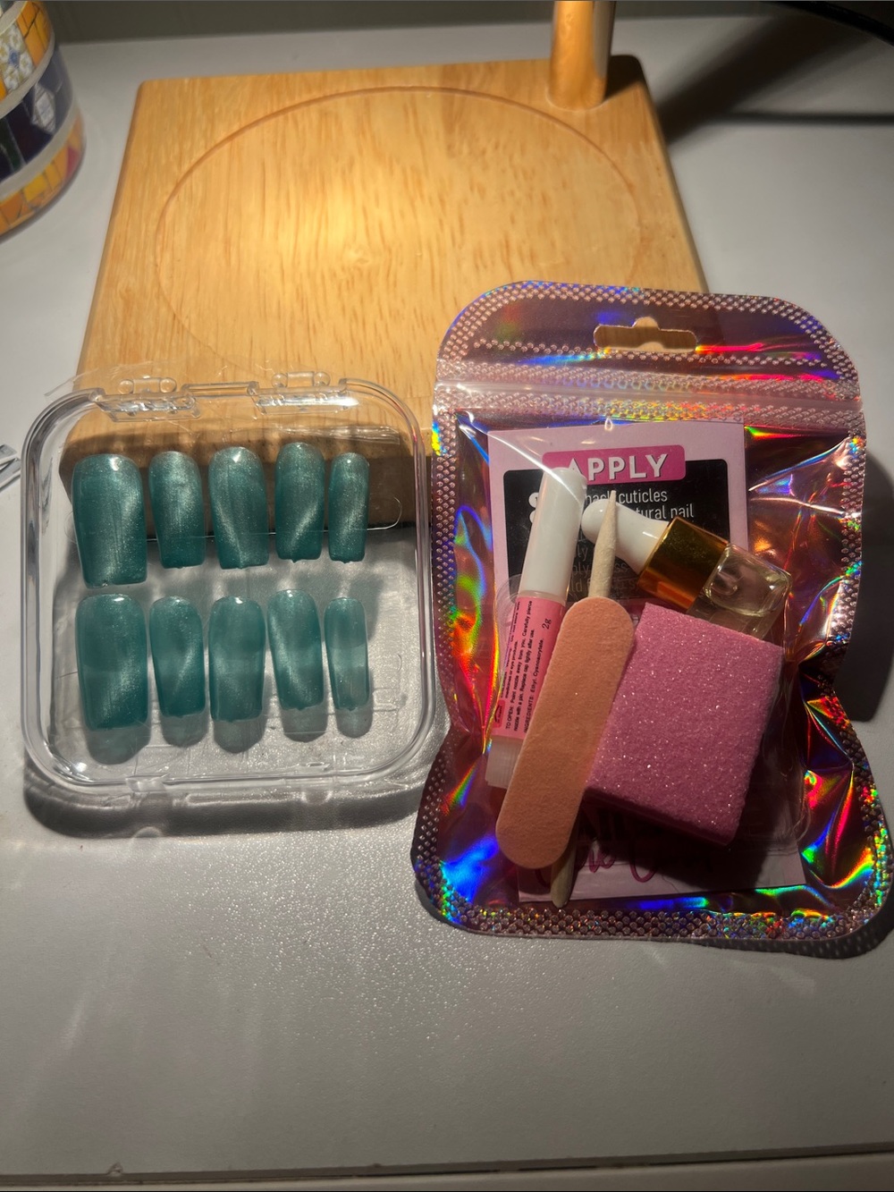 Turquoise Press-On Nail Kit with Tools